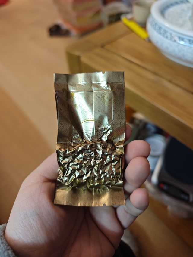 乌龙茶；八马千祥铁观音是消青茶