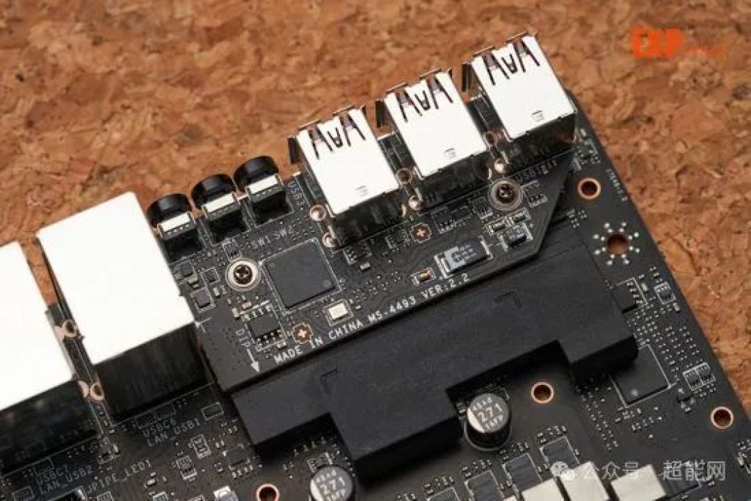 微星 MEG X870E GODLIKE 超神主板评测:全方位拉满,不负“超神”之名
