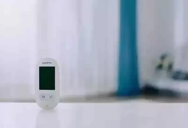 鱼跃580血糖仪测量精准，特别适合老年人使用。大屏幕设计清晰易读，一键操作非常方便。#智能设备 #电子产品分享