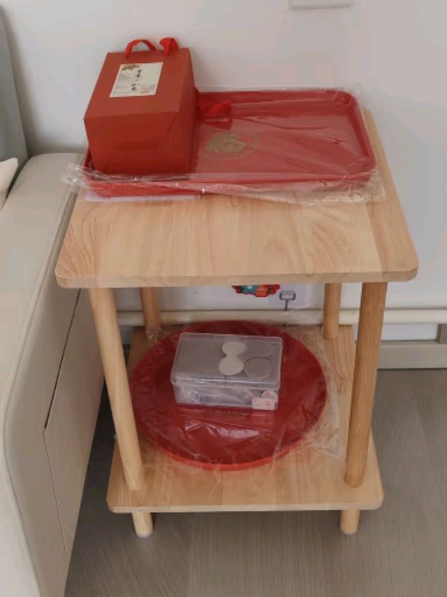 意米之恋茶几置物架：小型实木客厅的简约之选