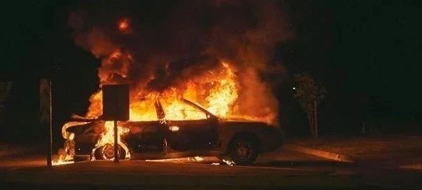 关于这次电车爆燃事件，我们有话说~