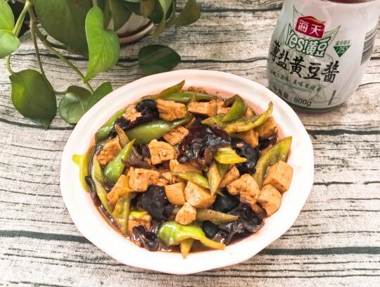 尖椒木耳烧豆腐