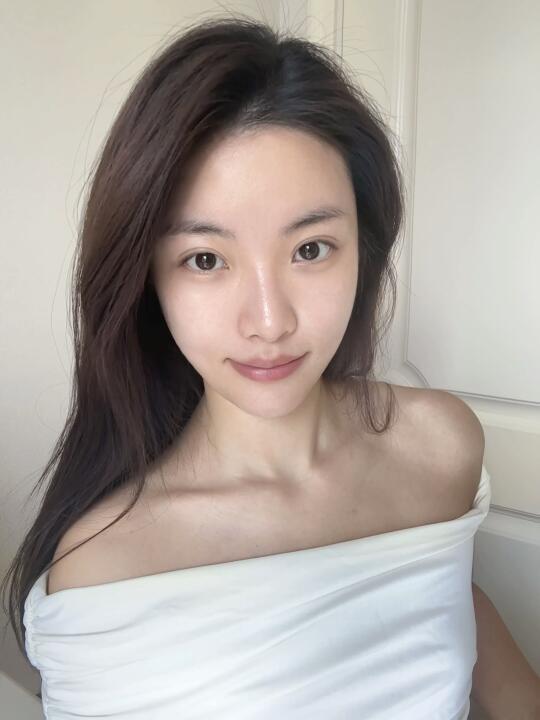 一起床好皮肤就吻上来