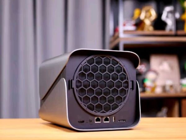 🚀极空间私有云Z4Pro 16G版，四盘位NAS网络存储新选择！🏠