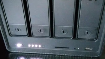 绿联私有云DXP4800四盘位NAS家用家庭网络存储器服务器AI相册