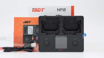 双槽混充+电池健康监测，isdt NP2 索尼相机电池充电器评测