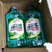 龟牌冰蜡玻璃水:高效去污,守护爱车明亮视界