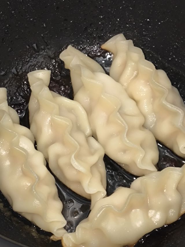 微波3分钟封神！湾仔码头香菇猪肉饺让我吃出爆汁玄学