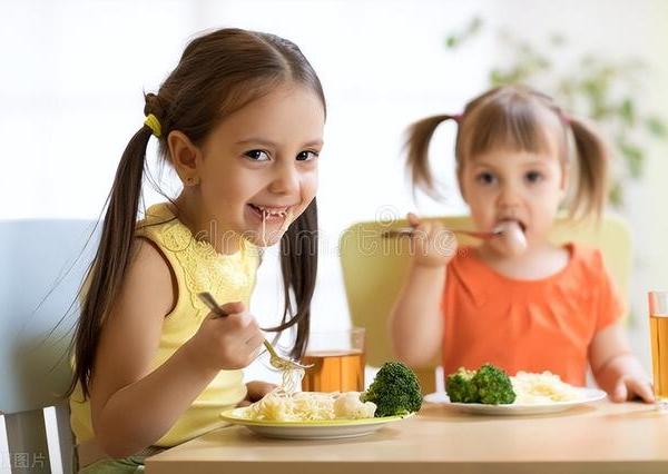 懒妈必备！10分钟搞定营养儿童餐，一周食谱直接照搬！