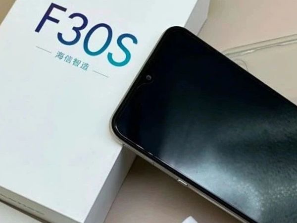 海信的手机你用过吗?二百多捡漏上市1299元海信F30S手机，当个导航也值了！