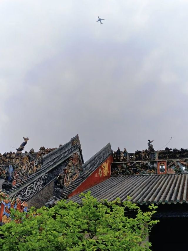 时节人员纷纷，去感受一下祠堂