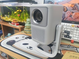找个投影仪来玩一玩。
