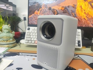 找个投影仪来玩一玩。