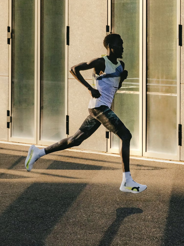 ON Cloudboom Strike LS再次限量发售