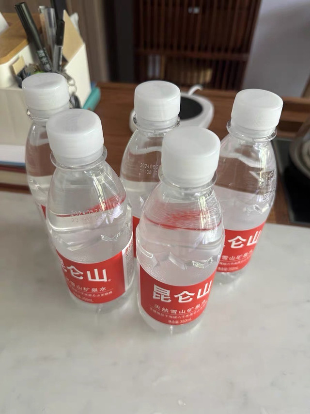 昆仑山雪山矿泉水，泡茶健身的绝佳伴侣！