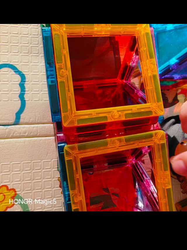 送孩子礼物到底买啥？我靠AI选到了一套孩子超爱的磁力片！