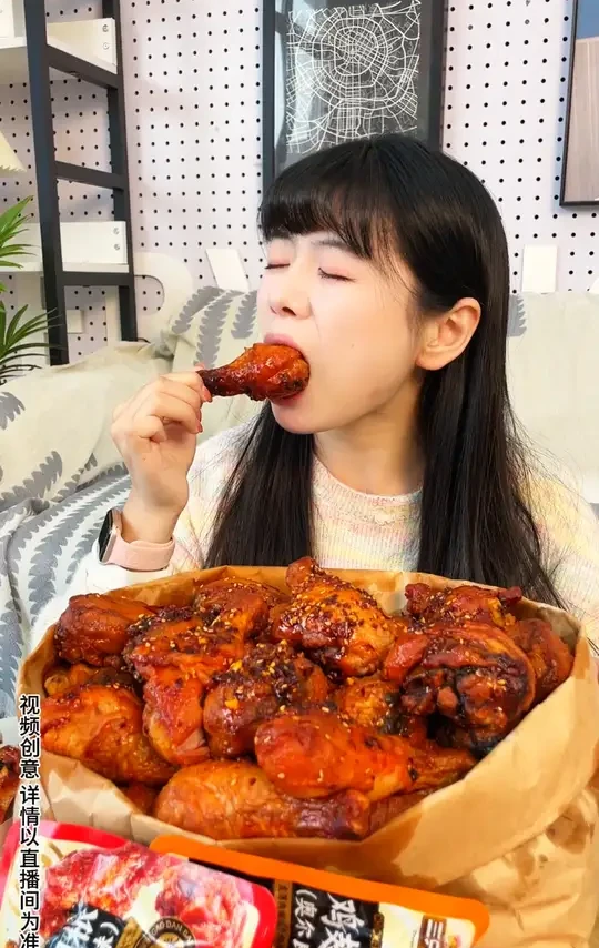 三只松鼠小鸡腿，大人小孩都爱吃，这么便宜你还不知道？#追剧小零食  #吃货必备  #0403dzx03