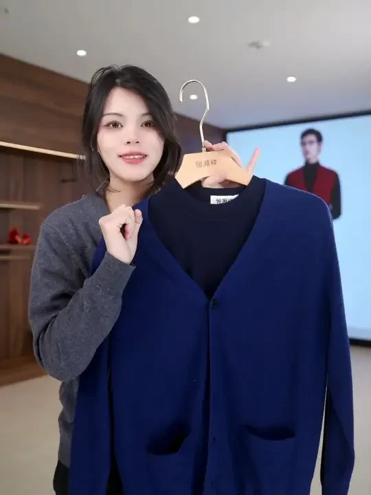 一眼就看上的这款羊毛开衫，上身高级又舒适！#恒源祥 #男士穿搭 #羊毛衫 #开衫 #品质男装