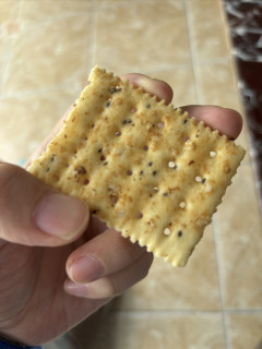 客观评价：山姆会员店黑松露火腿藜麦风味饼干