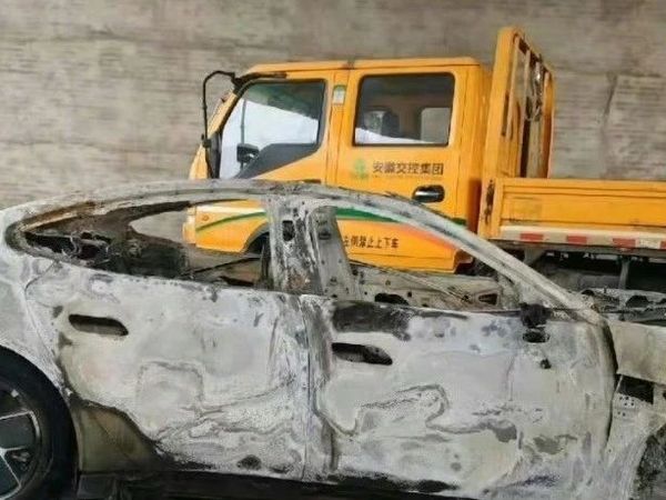 不买小米su7了。。。