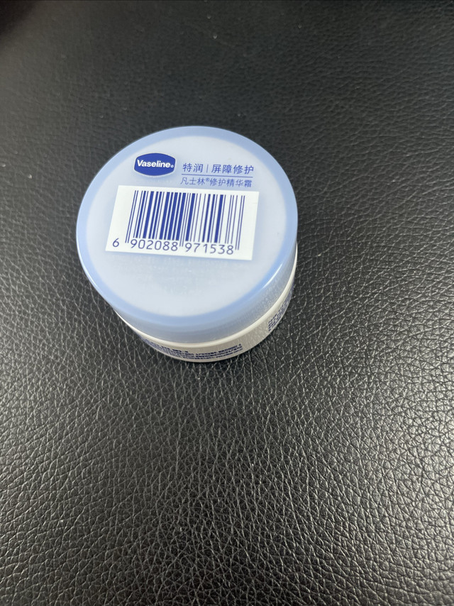 凡士林雪融霜-皮肤瞬间滋润的秘密