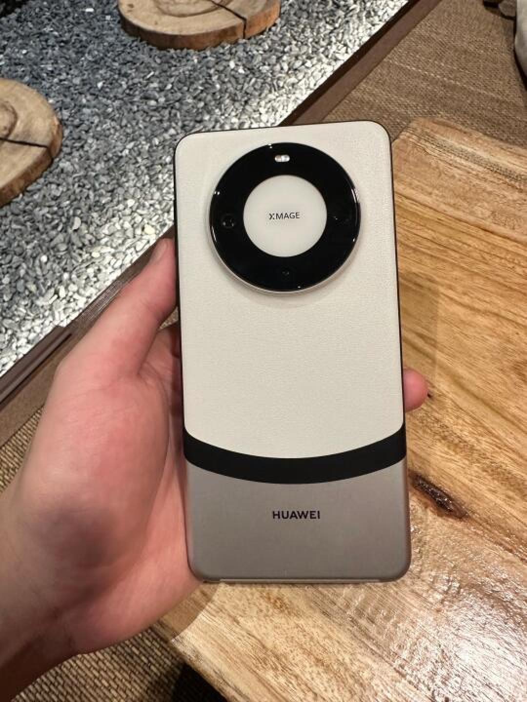 华为Mate 60 Pro+直降3000元!卫星通信+影像旗舰成中端机王?配置解析与选购指南