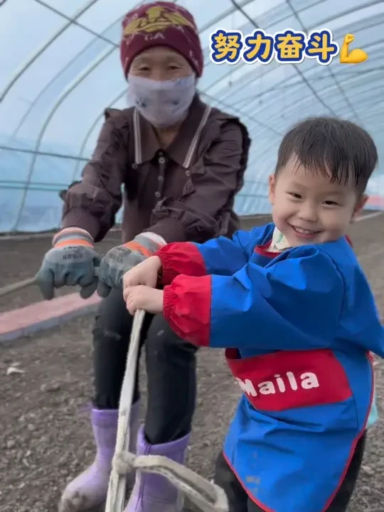 在冰天雪地的北大荒种水稻会要繁琐一点，前期育苗工作必须仔细！ #新农人计划2025 #乡村守护人 #南北差异 #梦儿在北大荒