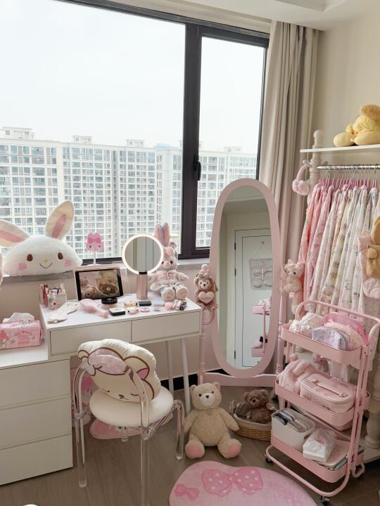 衣帽间进度100%用觅光化妆镜点亮我的少女心