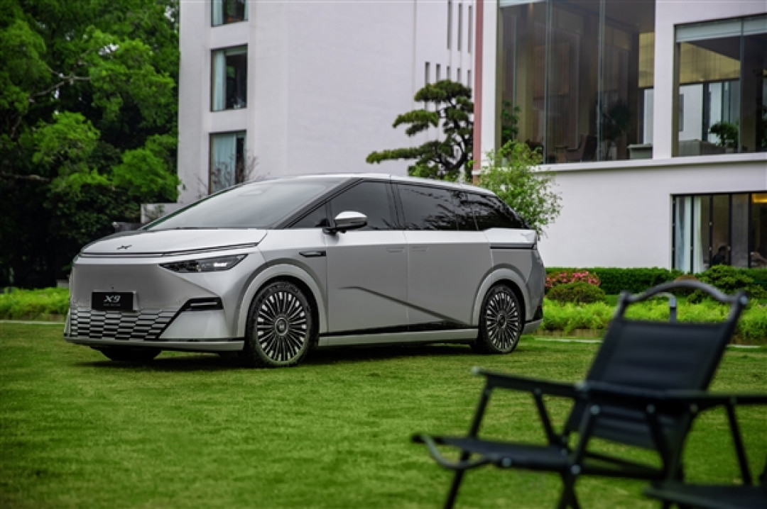 全系后轮转向最灵活的MPV 新款小鹏X9开卖:39.98万起