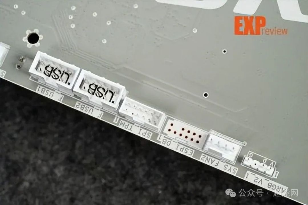 技嘉B650E AORUS STEALTH ICE 背插冰雕评测:白色背插装机不二之选