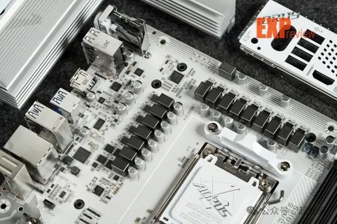 技嘉B650E AORUS STEALTH ICE 背插冰雕评测:白色背插装机不二之选