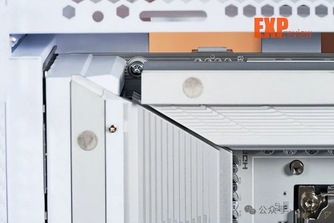 技嘉B650E AORUS STEALTH ICE 背插冰雕评测:白色背插装机不二之选