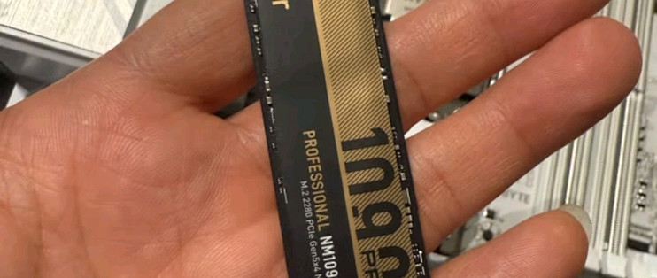 雷克沙（Lexar）NM1090 PRO 4TB SSD固态硬盘 M.2接口(NVM