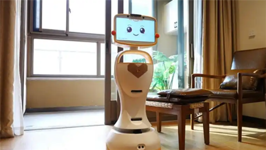 成都养老机器人上岗：安全监护 提供精神慰藉