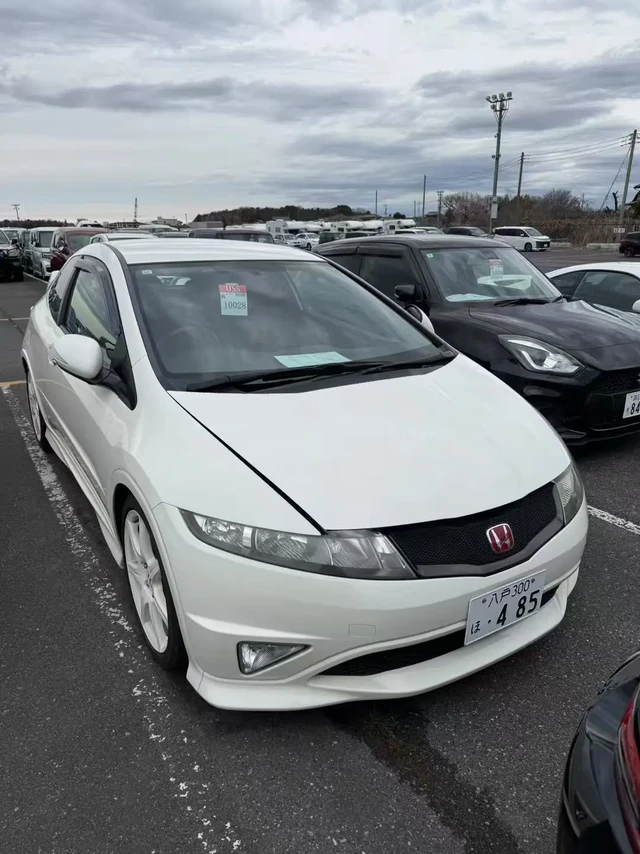 【飞度王】Honda Civic Type R(FN2)(2007-2011)/Honda Civic Type R Euro(FN2)(2009-2011)
2005年，本田发布了全新欧版思域的概念