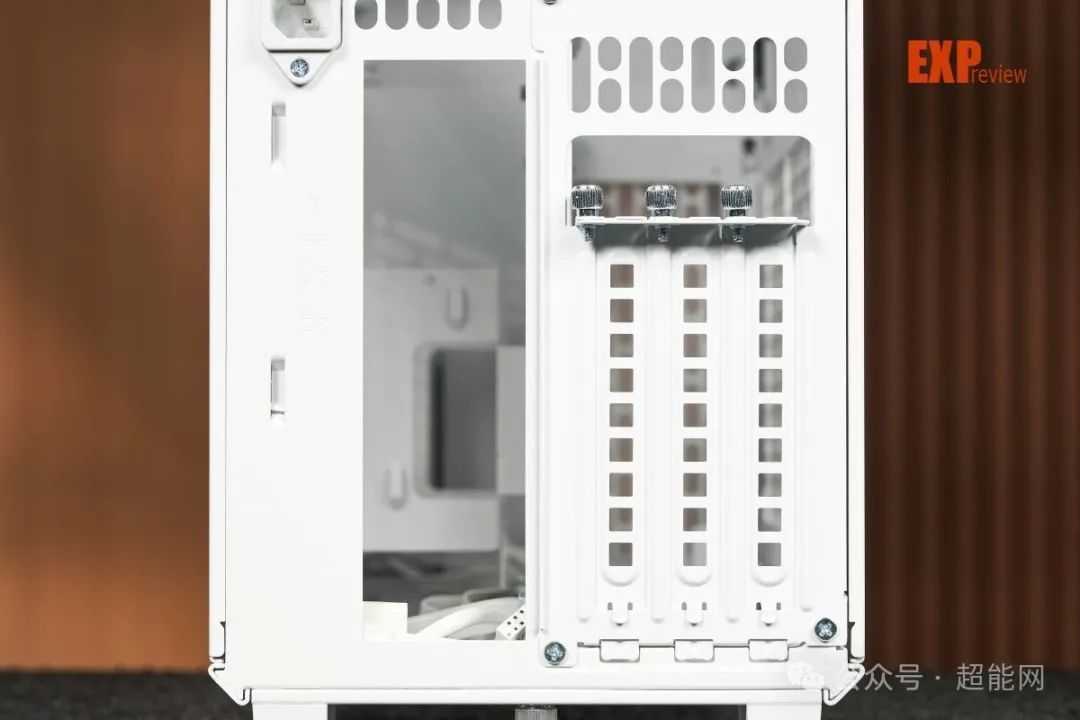 Thermaltake TR100机箱评测:兼容长显卡及280水冷散热器,ITX入门友好型产品
