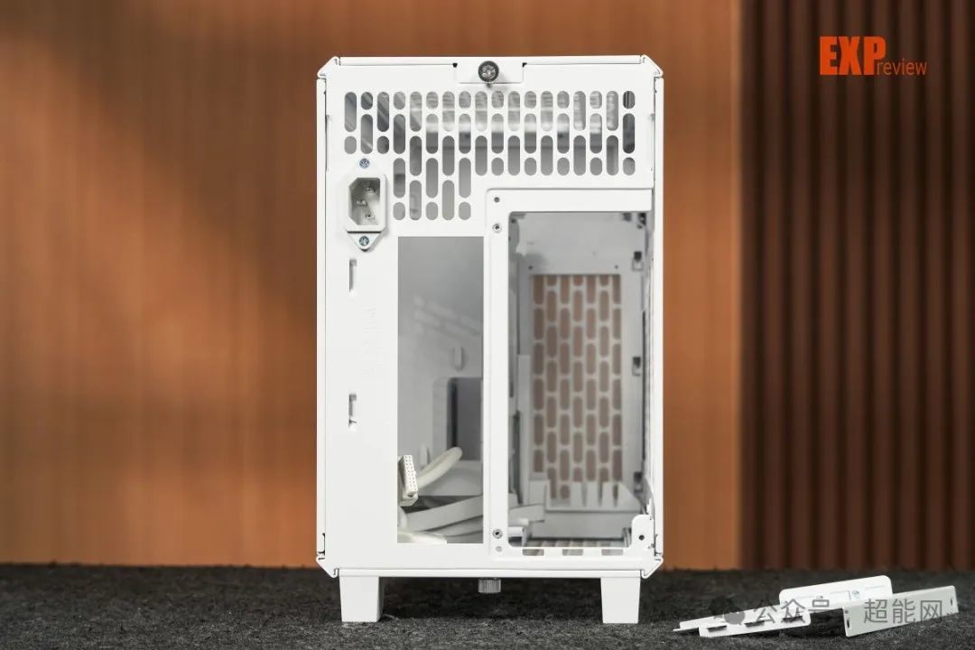 Thermaltake TR100机箱评测:兼容长显卡及280水冷散热器,ITX入门友好型产品