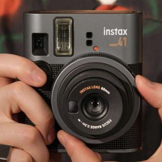 富士Instax mini 41拍立得新宠：复古美学+智能升级，摄影老炮直呼内行！