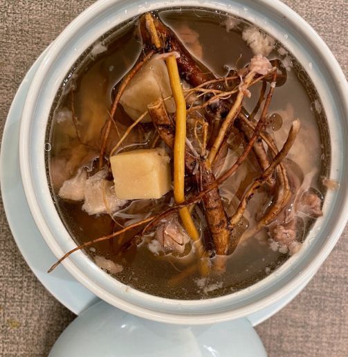 健脾祛湿喝五指毛桃茯苓鸡汤