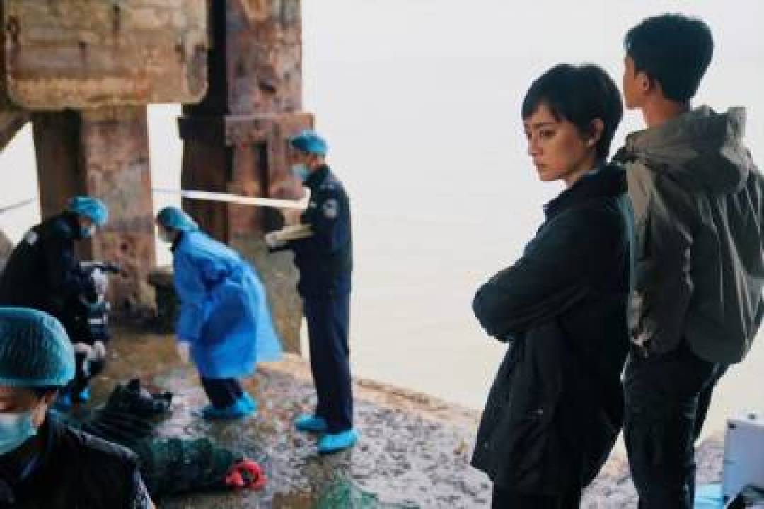 孙俪新剧《乌云之上》口碑两极:刑侦细节到位,叙事节奏成硬伤