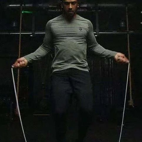 小红书潮男，撑不起lululemon的野心