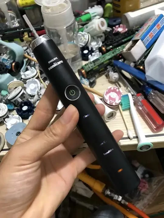 飞利浦电动牙刷HX9350充电无反应维修拆机视频，故障排查#飞利浦电动牙刷 #飞利浦 #飞利浦电动牙刷维修 #飞利浦钻石牙刷