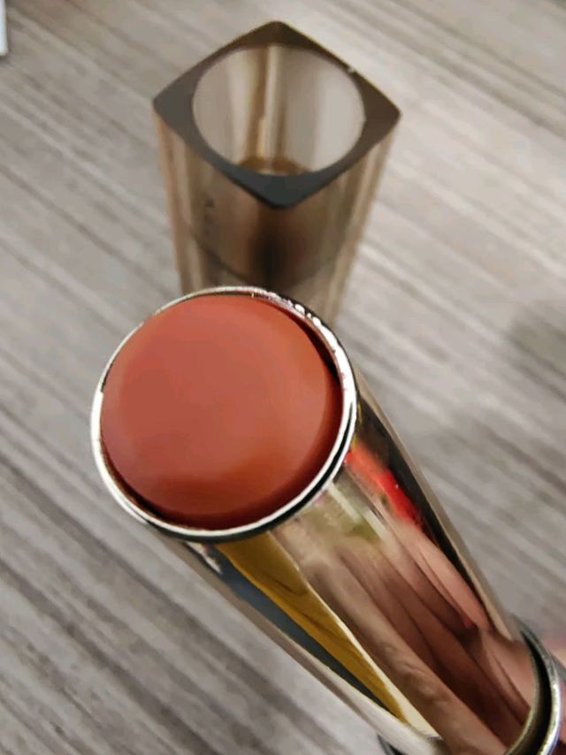 💄儒意RUYI温感变色润唇膏，秋冬护唇新宠来啦！🍂