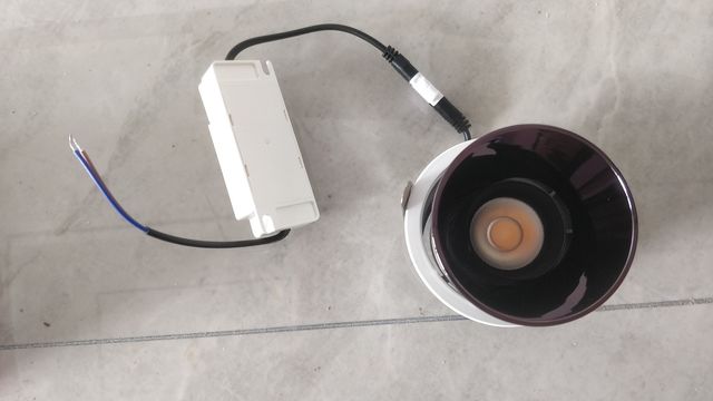 继续第三次更换客厅筒灯