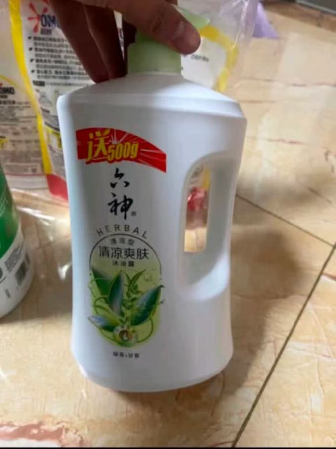 六神沐浴露