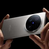 vivo X200 Ultra影像革命：蔡司三定焦+外接巨炮，安卓首款能打电话的专业相机