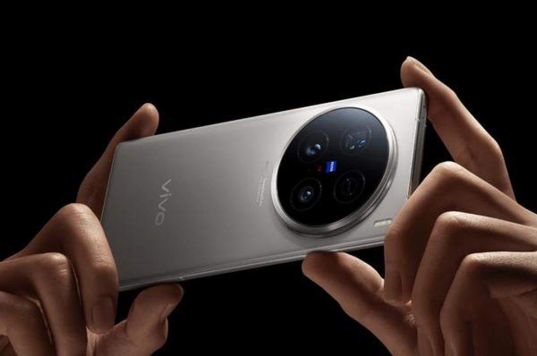 vivo X200 Ultra影像革命:蔡司三定焦+外接巨炮,安卓首款能打电话的专业相机