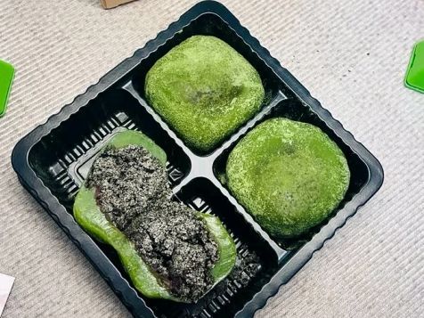 清明时节吃青团儿。
