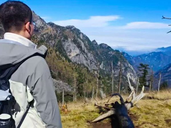 清明踏青救命包！京东京造登山包实测：背着爬8小时