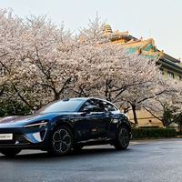 小米 YU7，30 万的新能源实力选手？